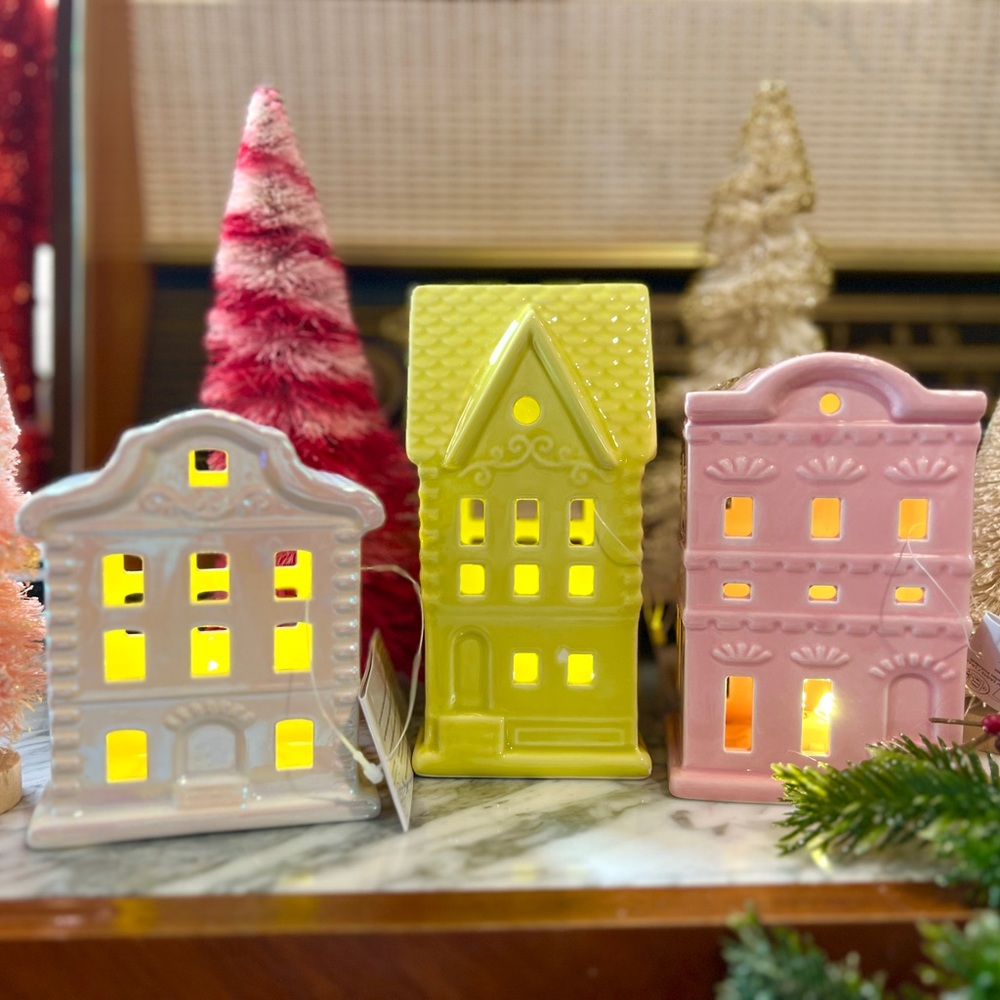 ✨NEW🏠Target Bullseye Playground 2024 Ceramic Christmas Light Up House SET❄️ - Picture 4 of 10